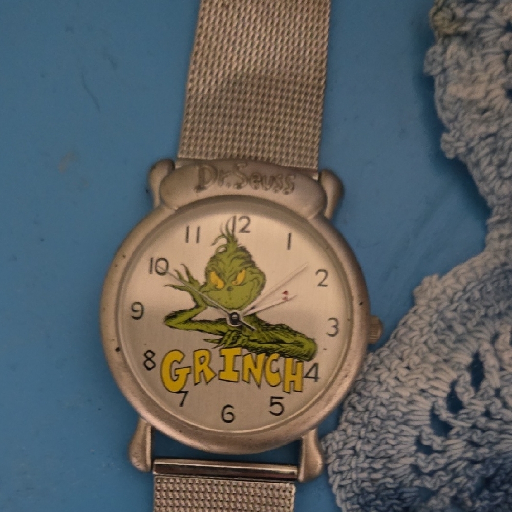 Very Vintage rare Estate 1997 Dr. Seuss Grinch Silver Mesh Watch